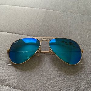 Blue/gold Raybans